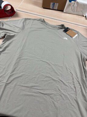 The North Face Men’s Adventure Tee, Clay Grey, X-Large, New